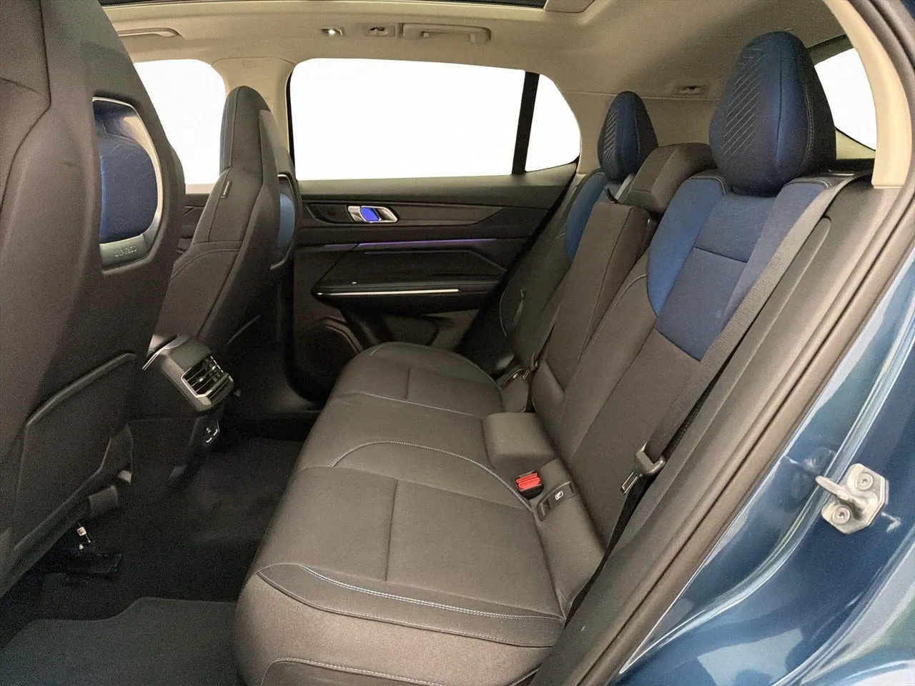 Lynk & Co 01 bild 31