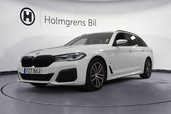 BMW 530 e xDrive Touring M-Sport DAP Pano Komfort | Ränta 1,99% - 2021