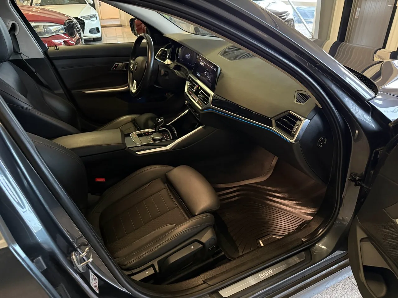 BMW 330 bild 13