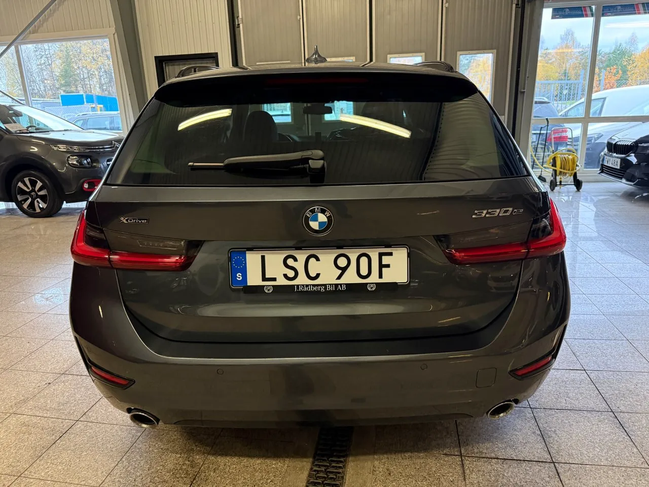BMW 330 bild 4
