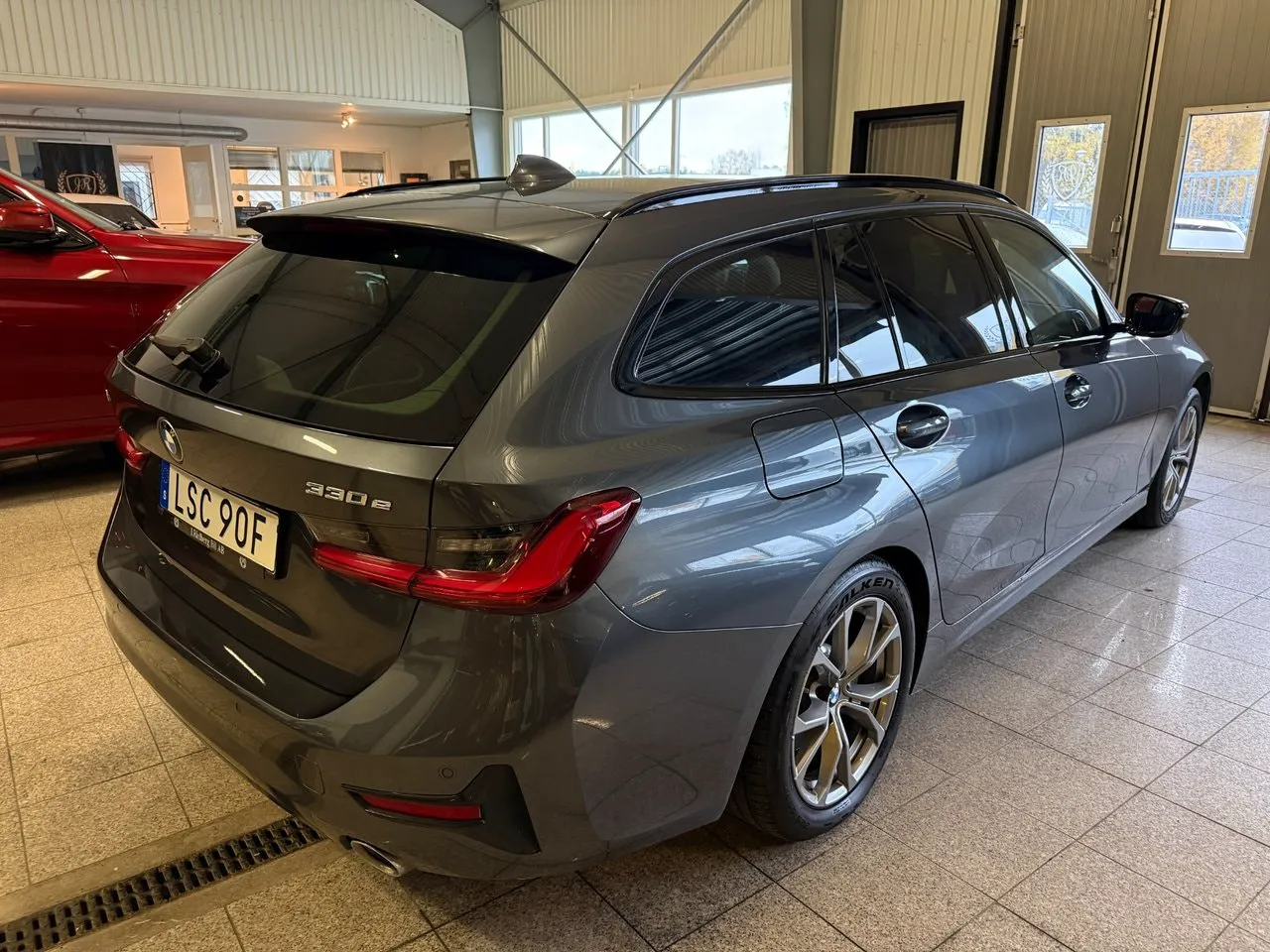 BMW 330 bild 3