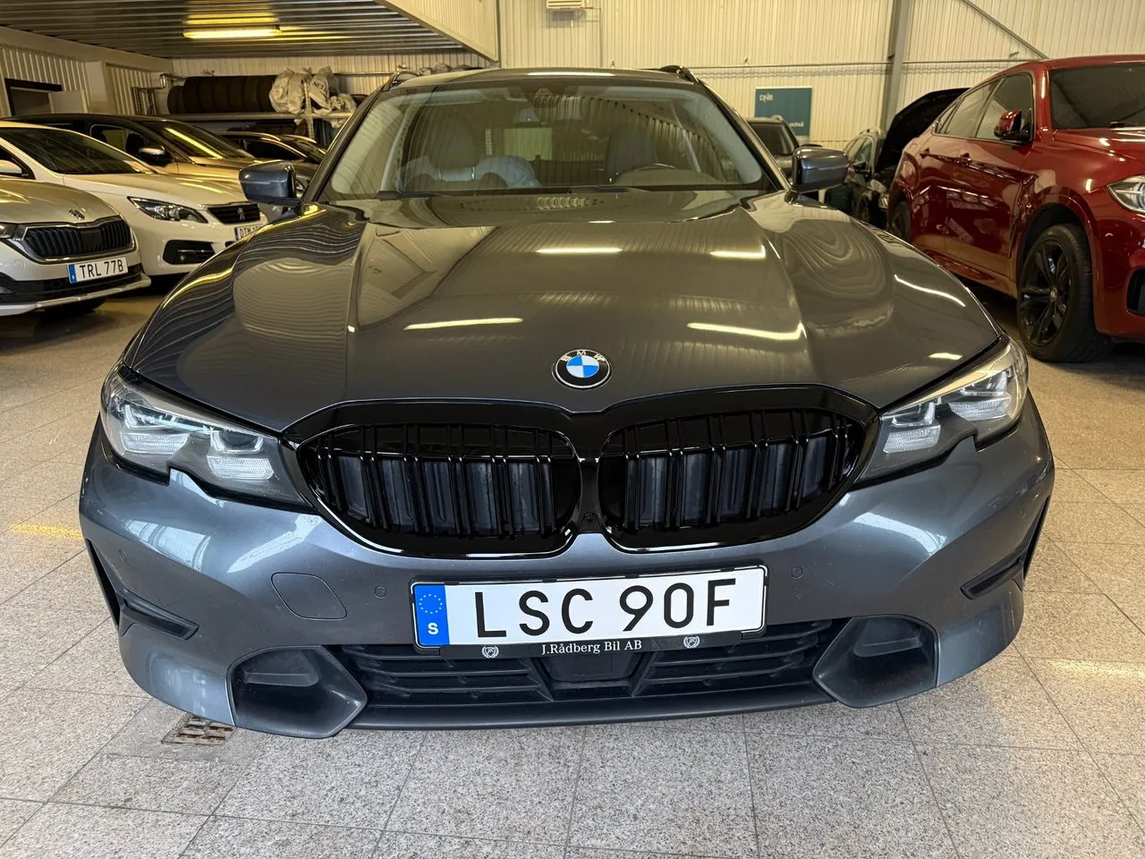 BMW 330 bild 8