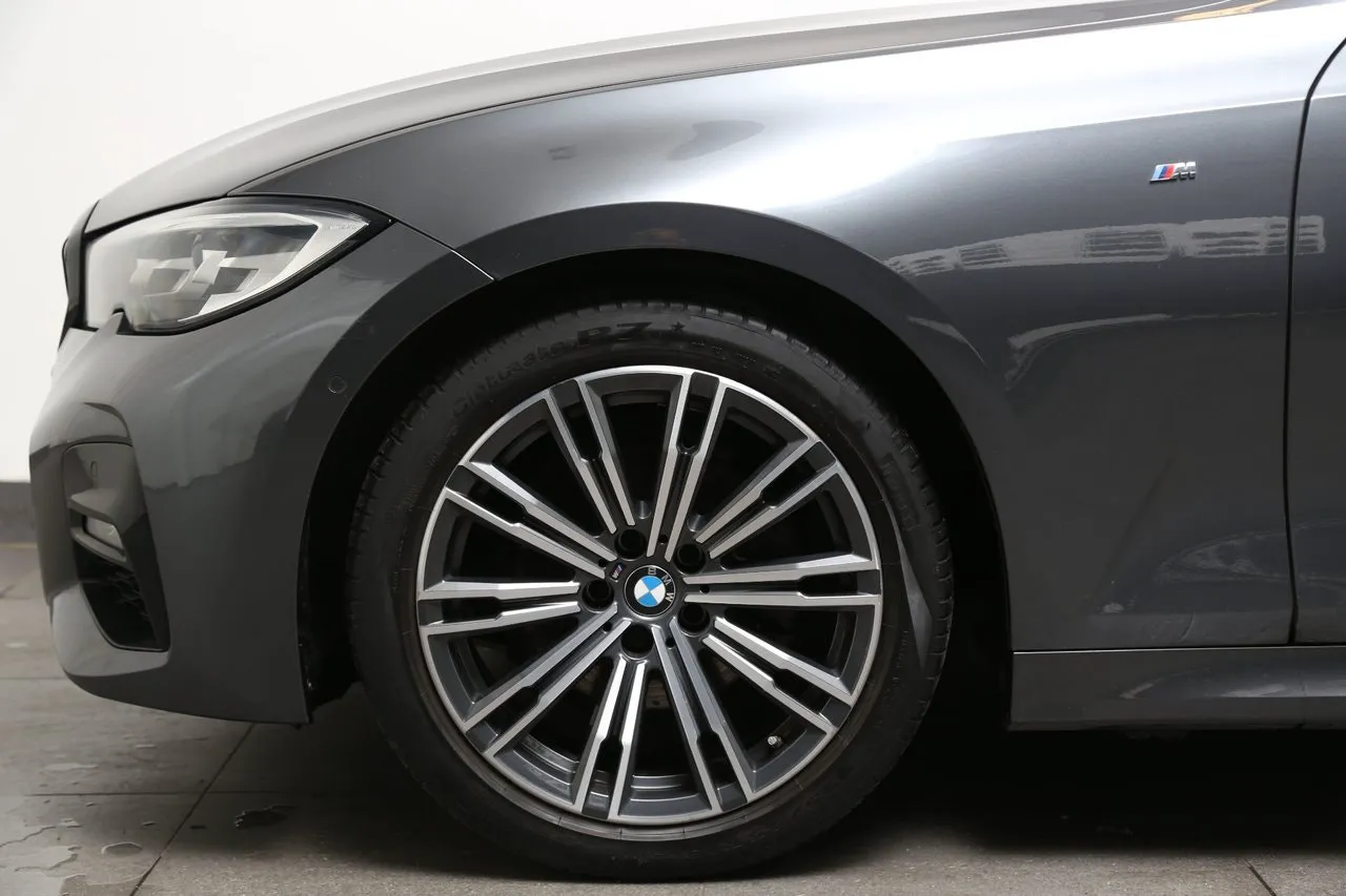 BMW 320 bild 8