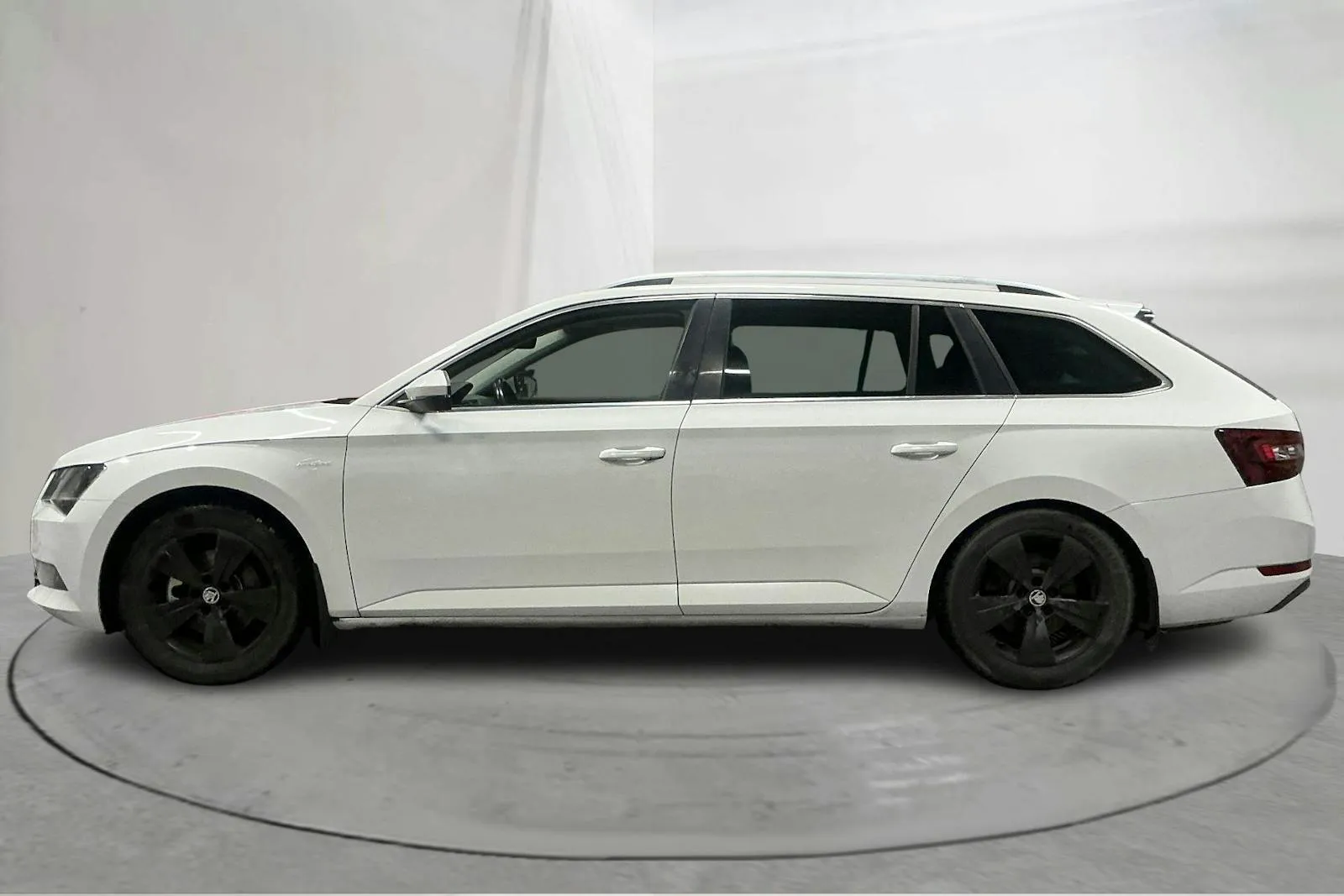 Skoda Superb bild 2