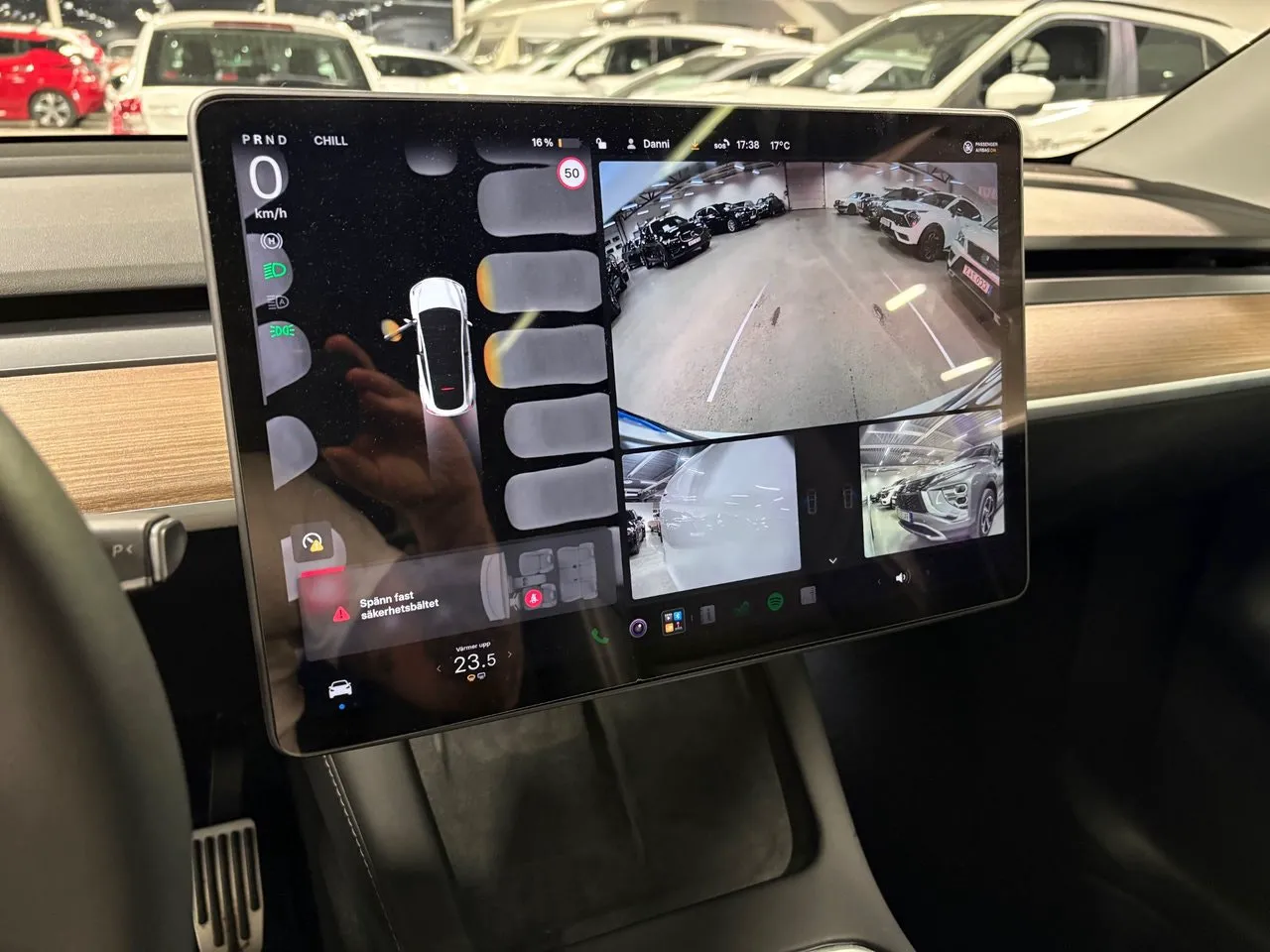 Tesla Model Y bild 8