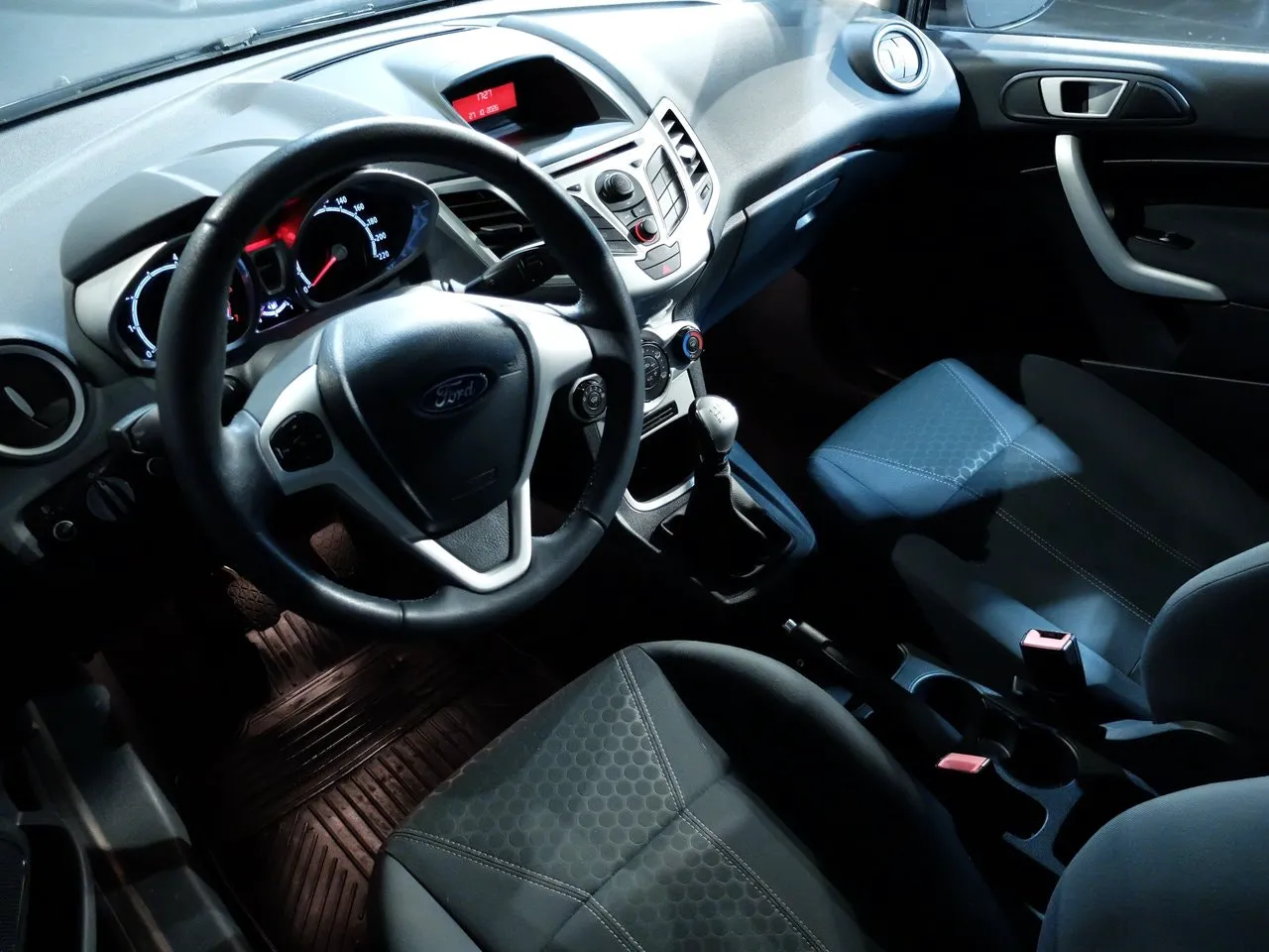 Ford Fiesta bild 8