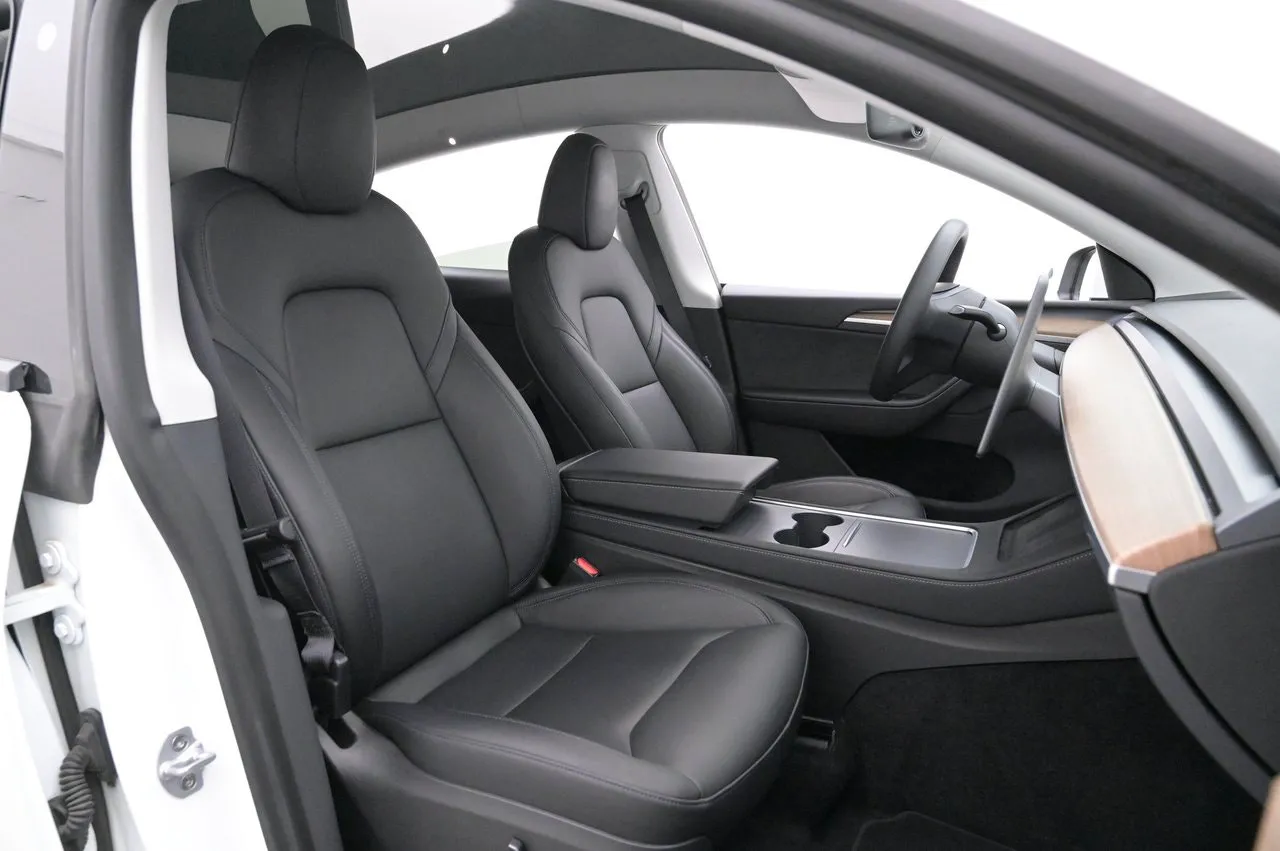 Tesla Model Y bild 12