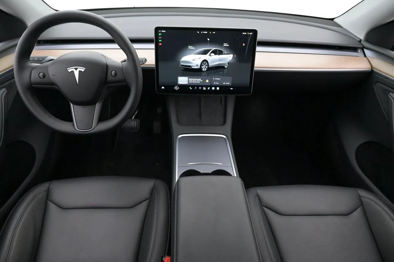 Tesla Model Y bild 6