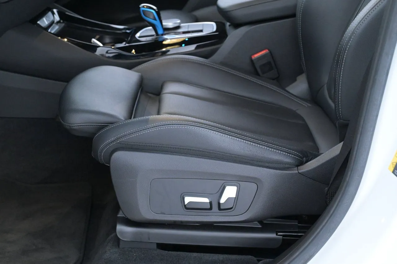 BMW iX3 bild 13