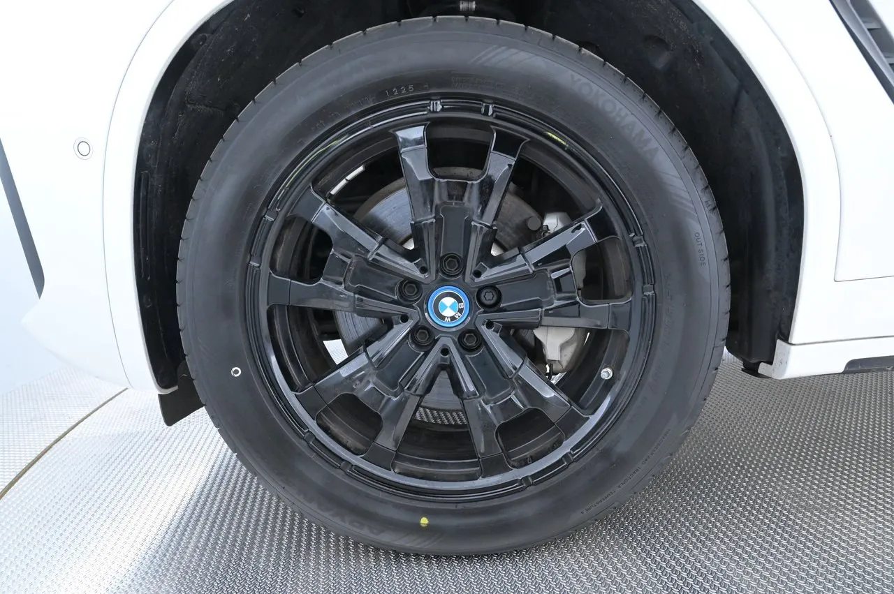 BMW iX3 bild 27