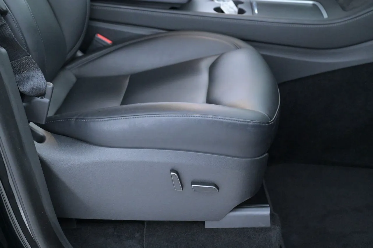 Tesla Model Y bild 13