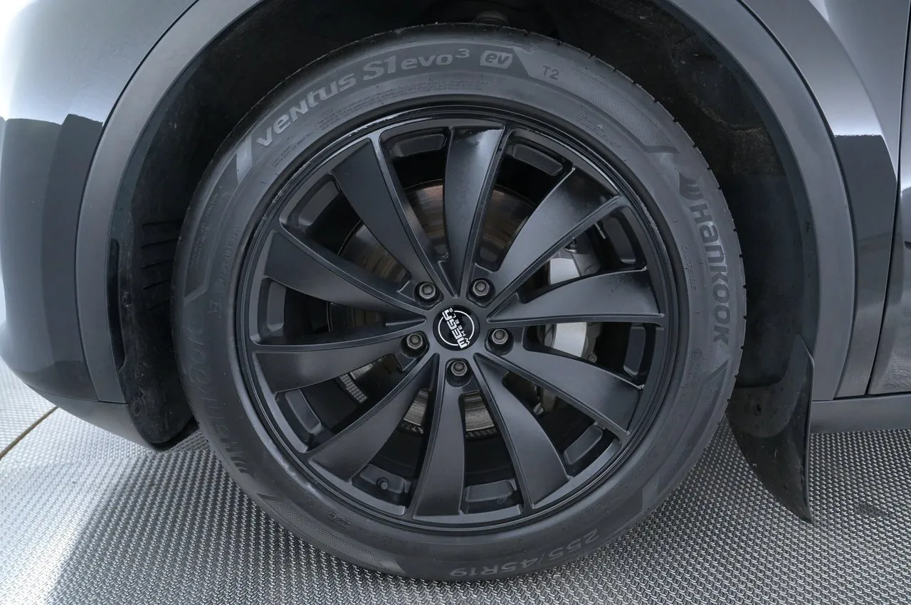 Tesla Model Y bild 27