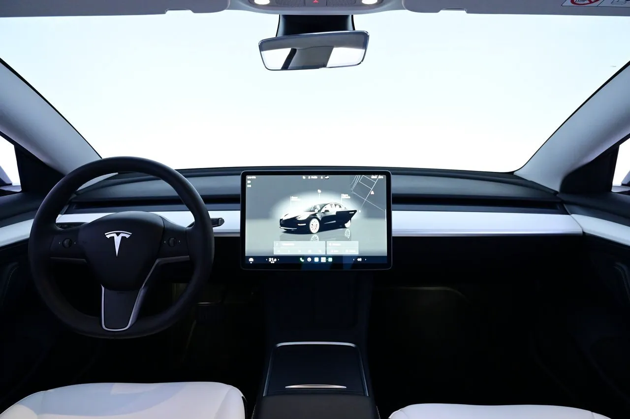 Tesla Model 3 bild 6
