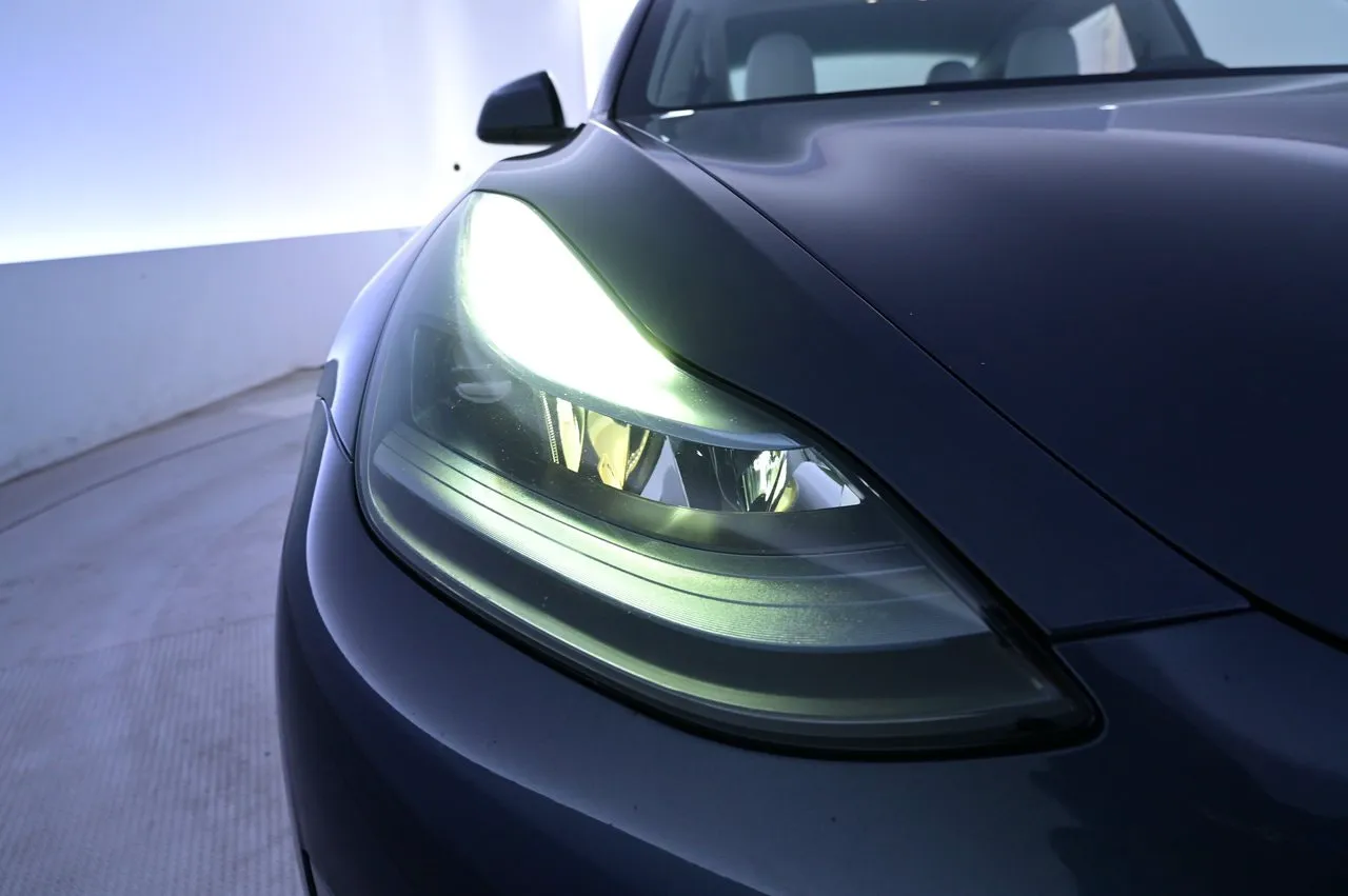 Tesla Model 3 bild 26