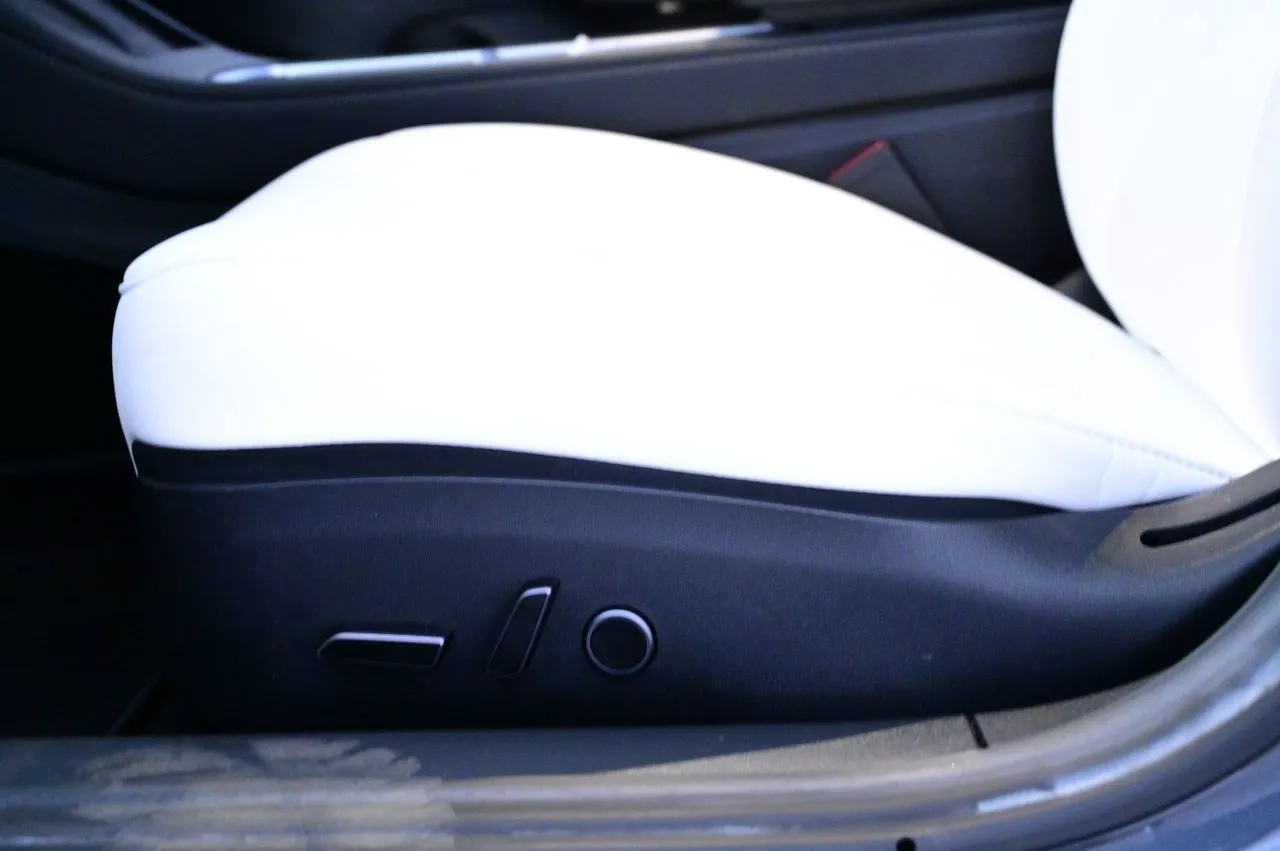 Tesla Model 3 bild 11