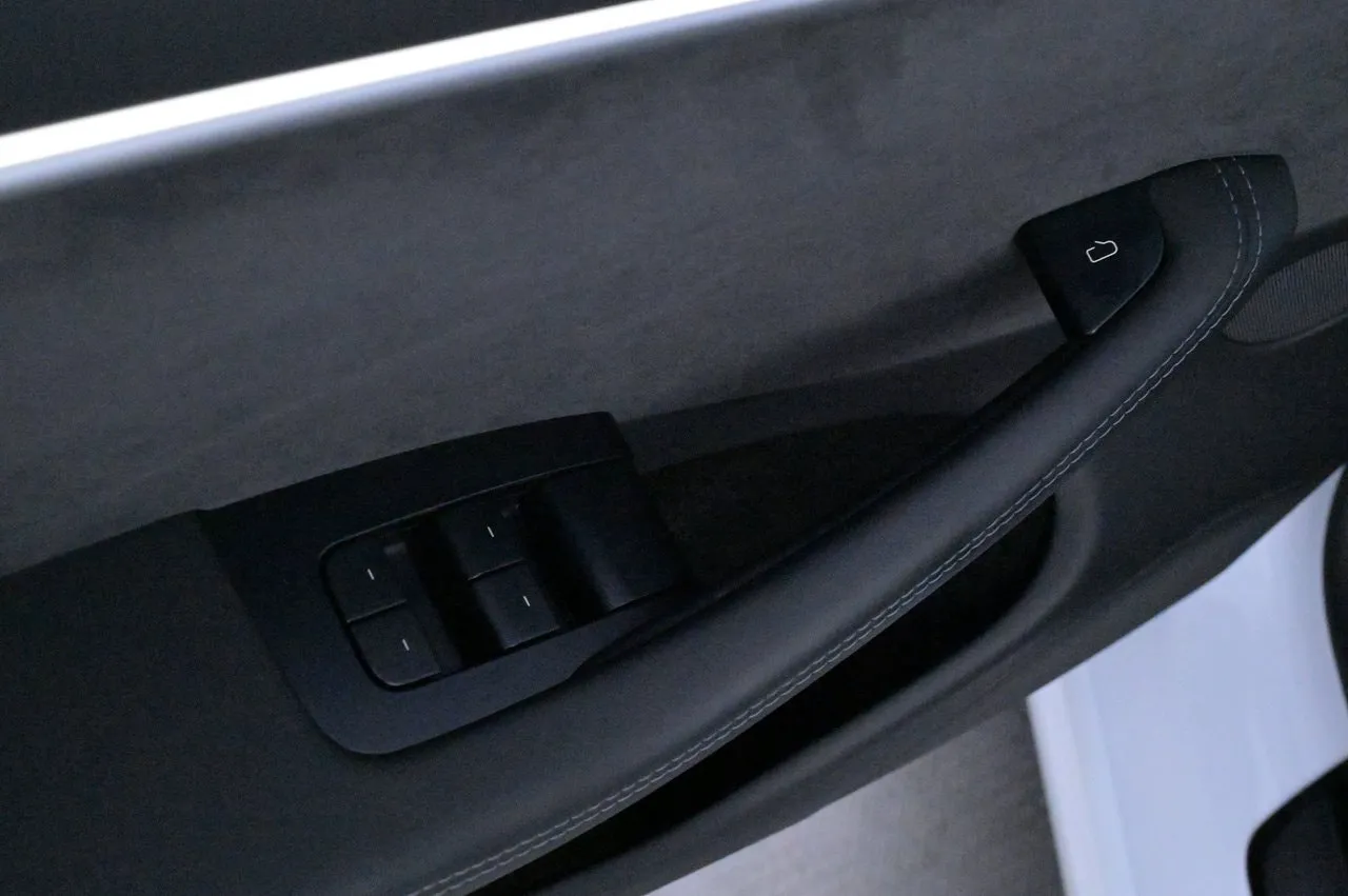 Tesla Model 3 bild 9