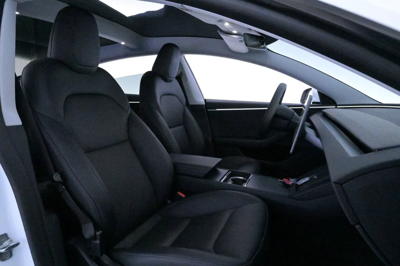 Tesla Model 3 bild 11