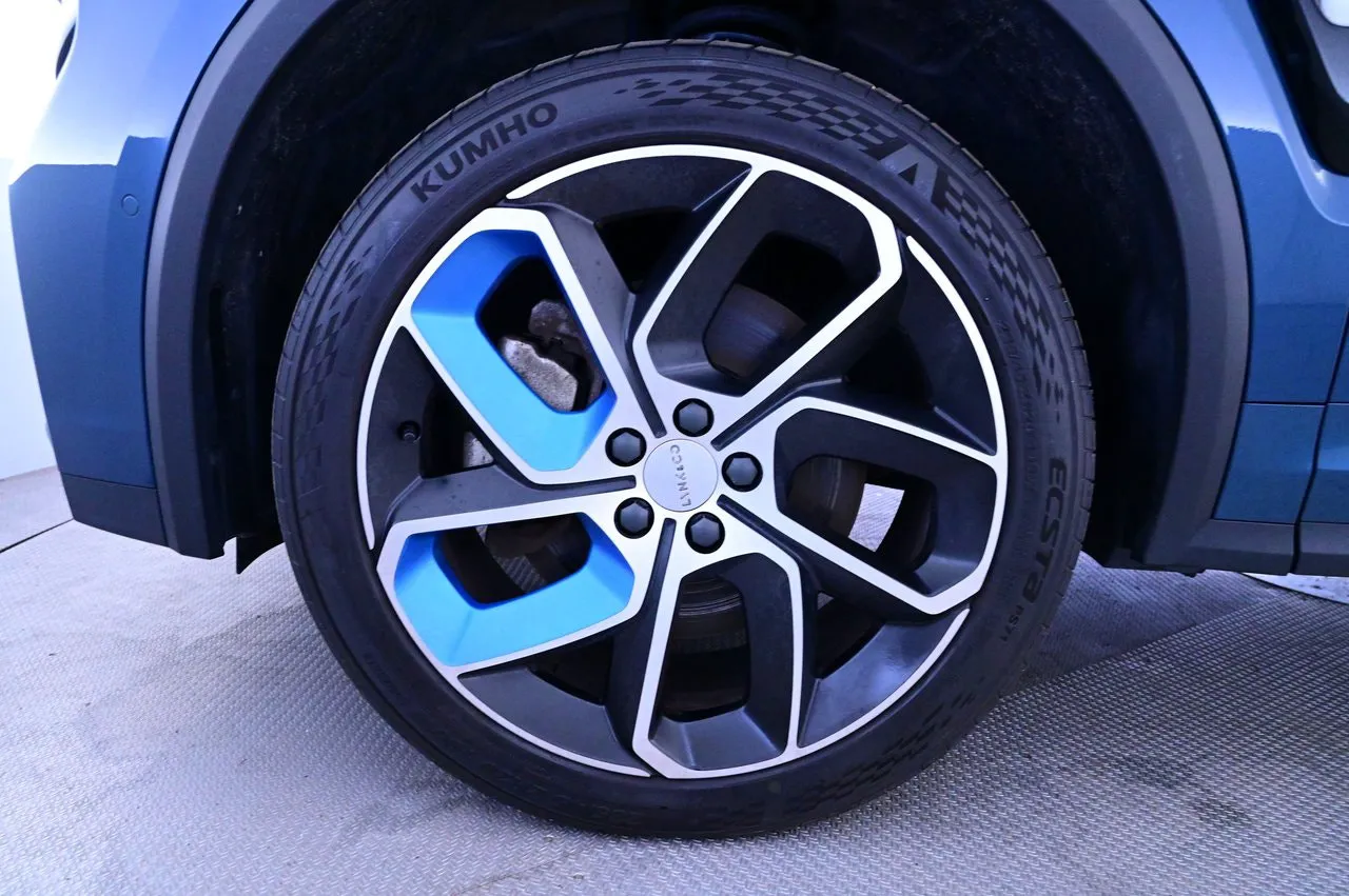 Lynk & Co 01 bild 27