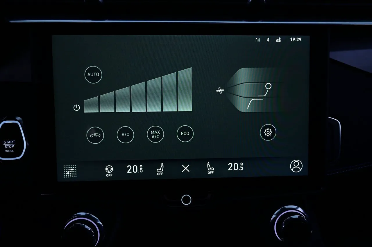 Lynk & Co 01 bild 19