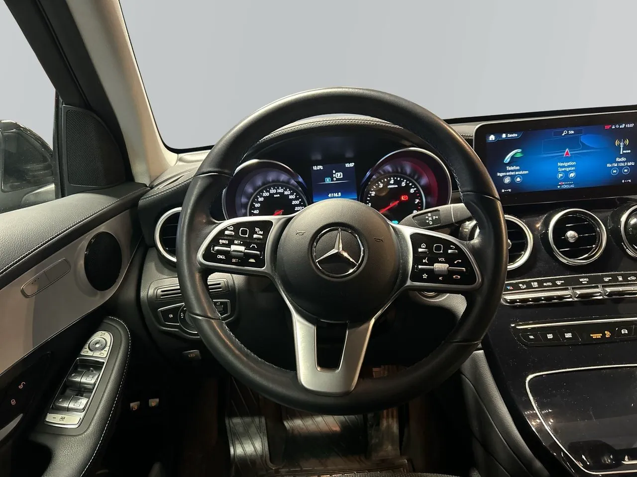 Mercedes GLC300 bild 9