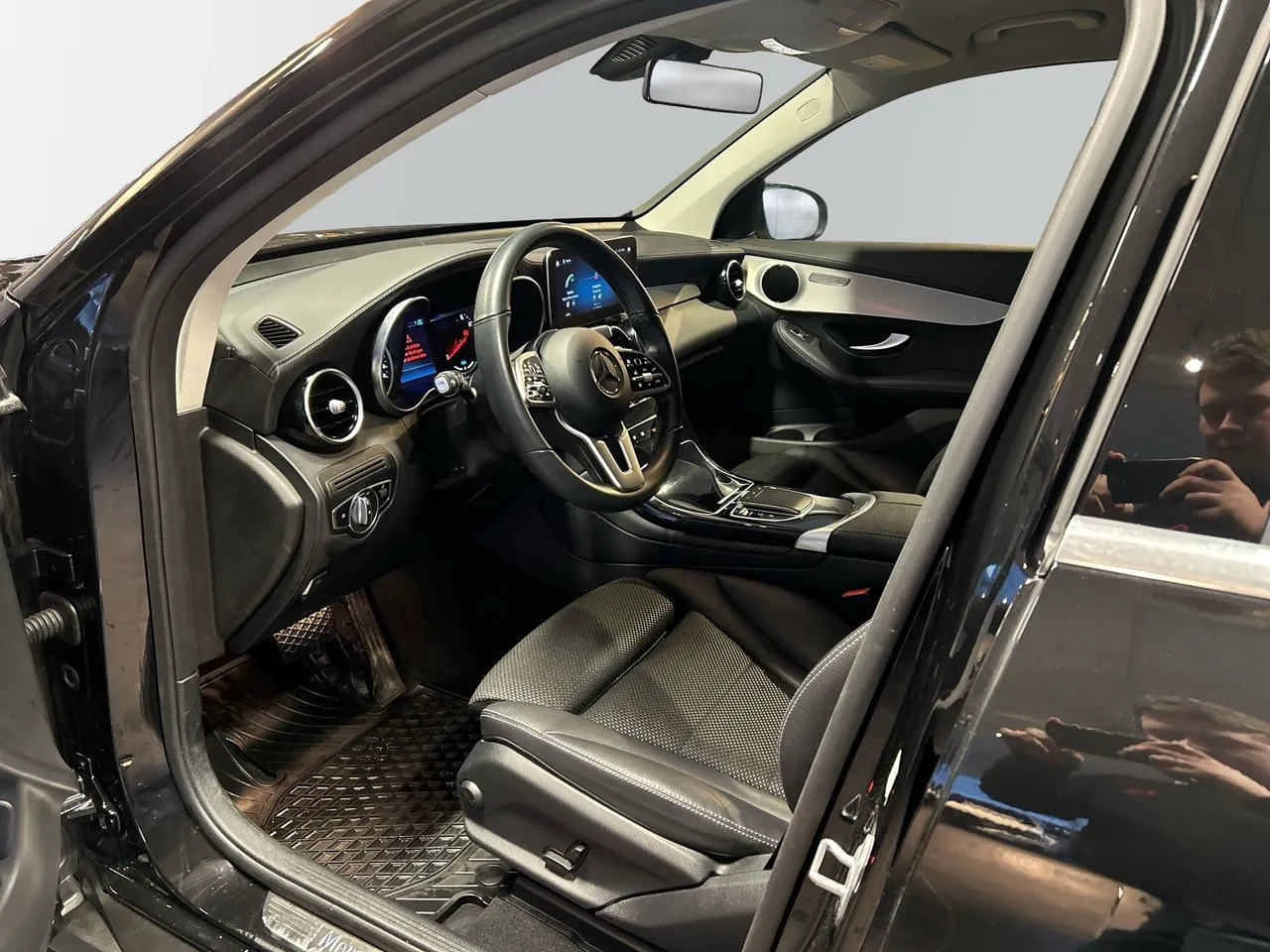 Mercedes GLC300 bild 7