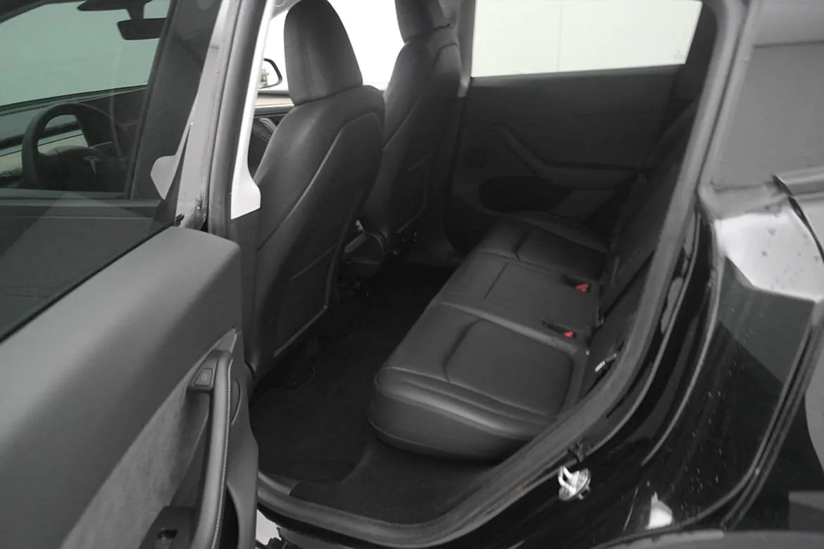 Tesla Model Y bild 21