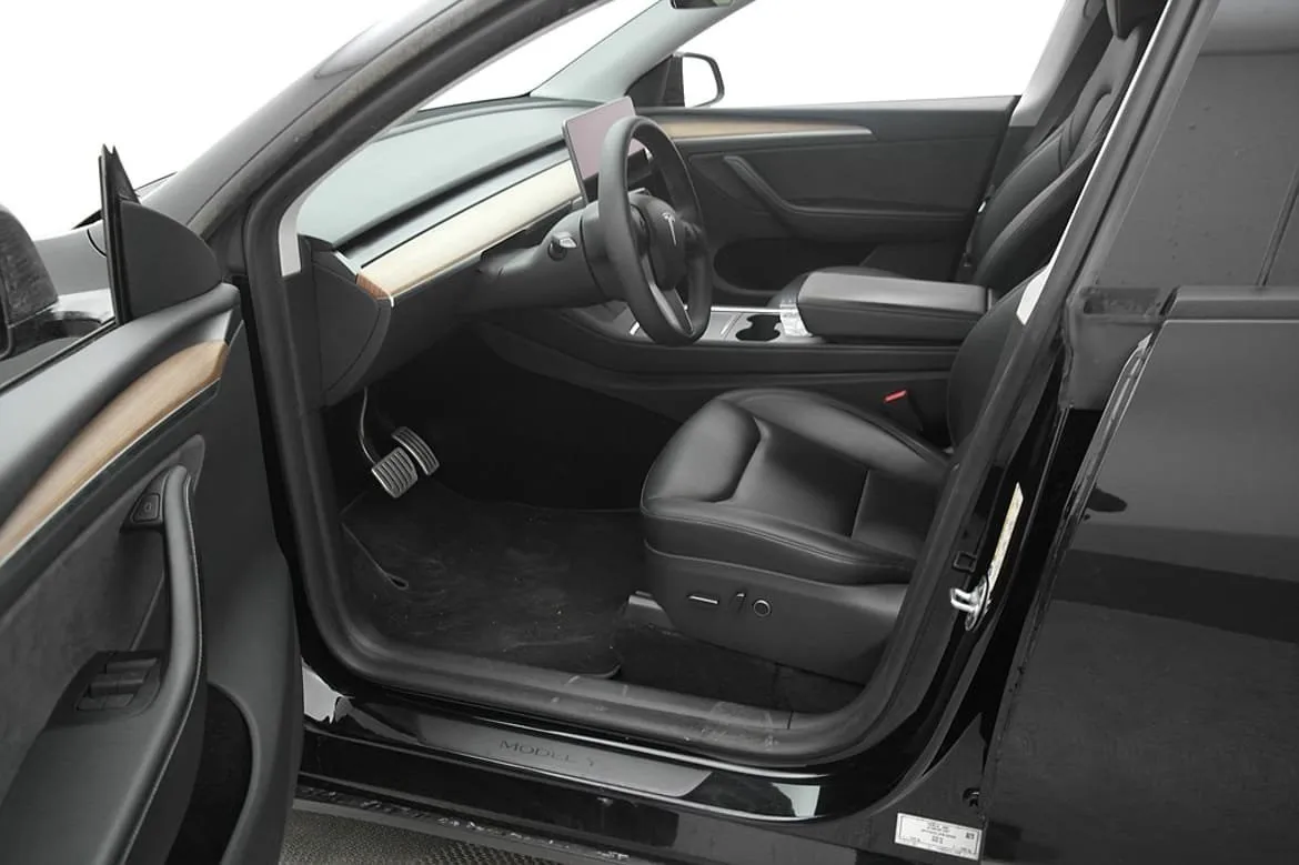 Tesla Model Y bild 18