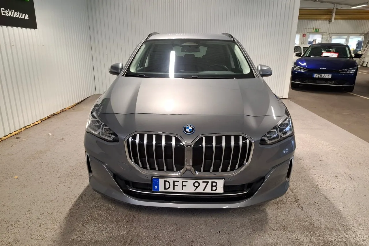 BMW 225 bild 2