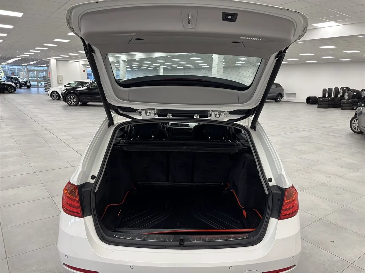 BMW 320 bild 5