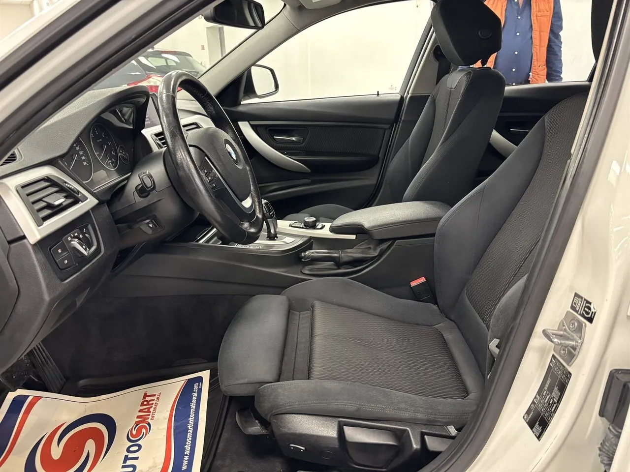 BMW 320 bild 8