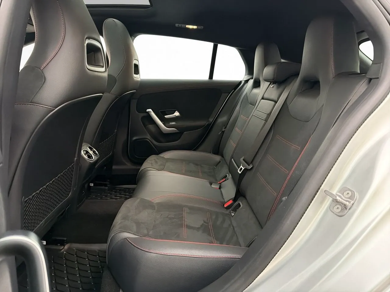Mercedes CLA250 bild 33