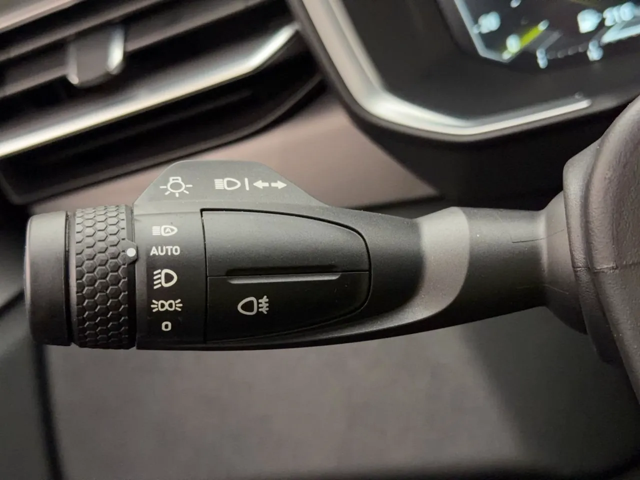 Lynk & Co 01 bild 18
