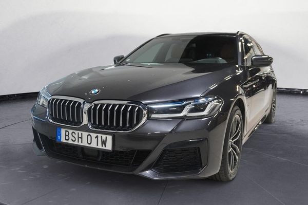 BMW 530 e xDrive Touring M Sport Innovation Drag DAP HUD Komforts - 2021