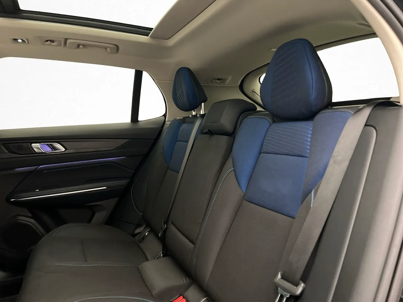 Lynk & Co 01 bild 30