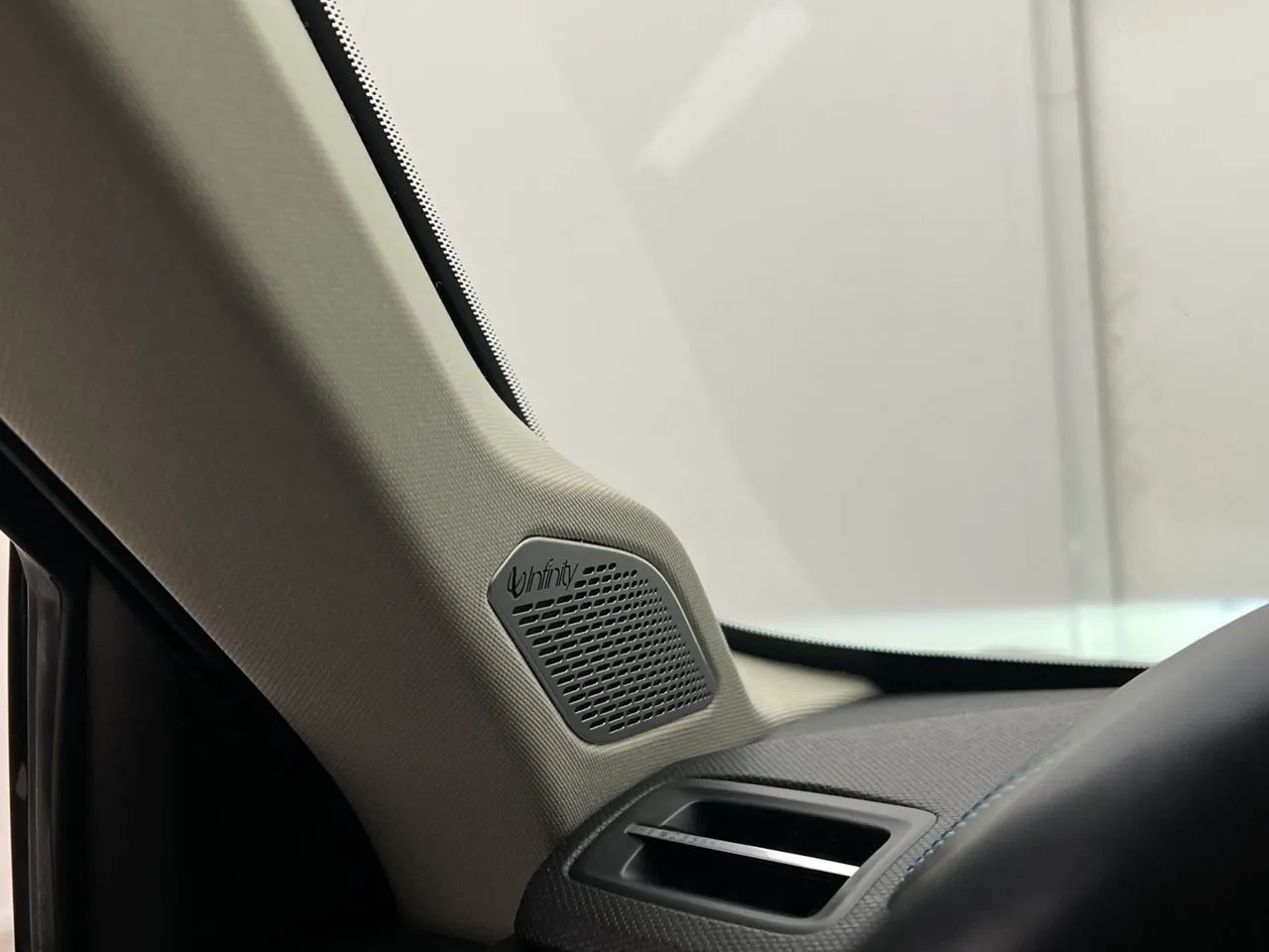 Lynk & Co 01 bild 13