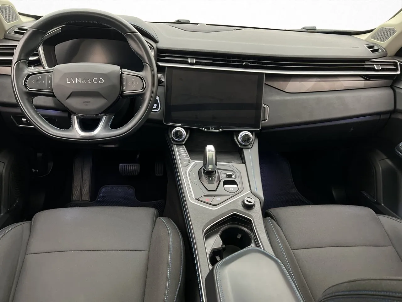 Lynk & Co 01 bild 10