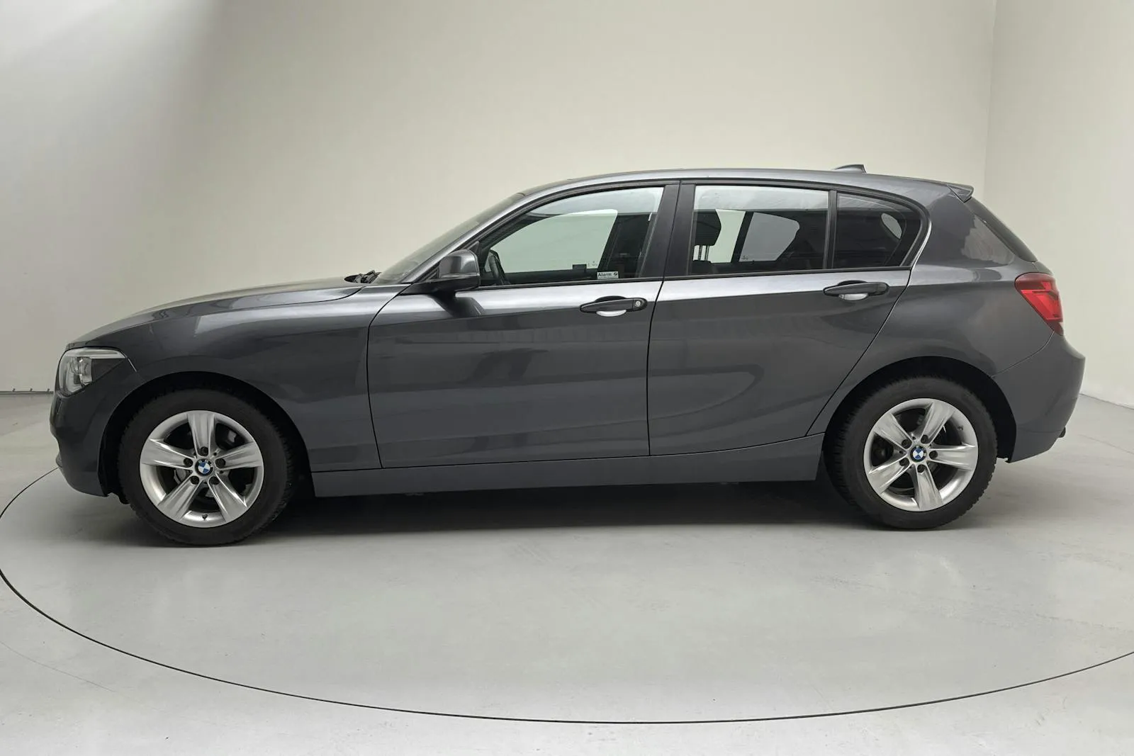 BMW 116 bild 2