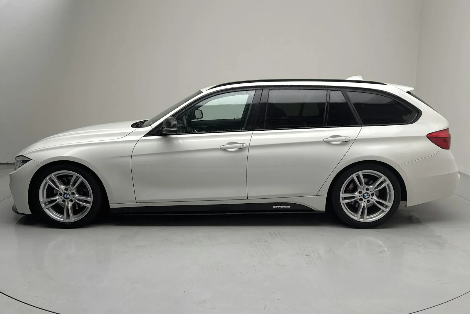 BMW 330 bild 2