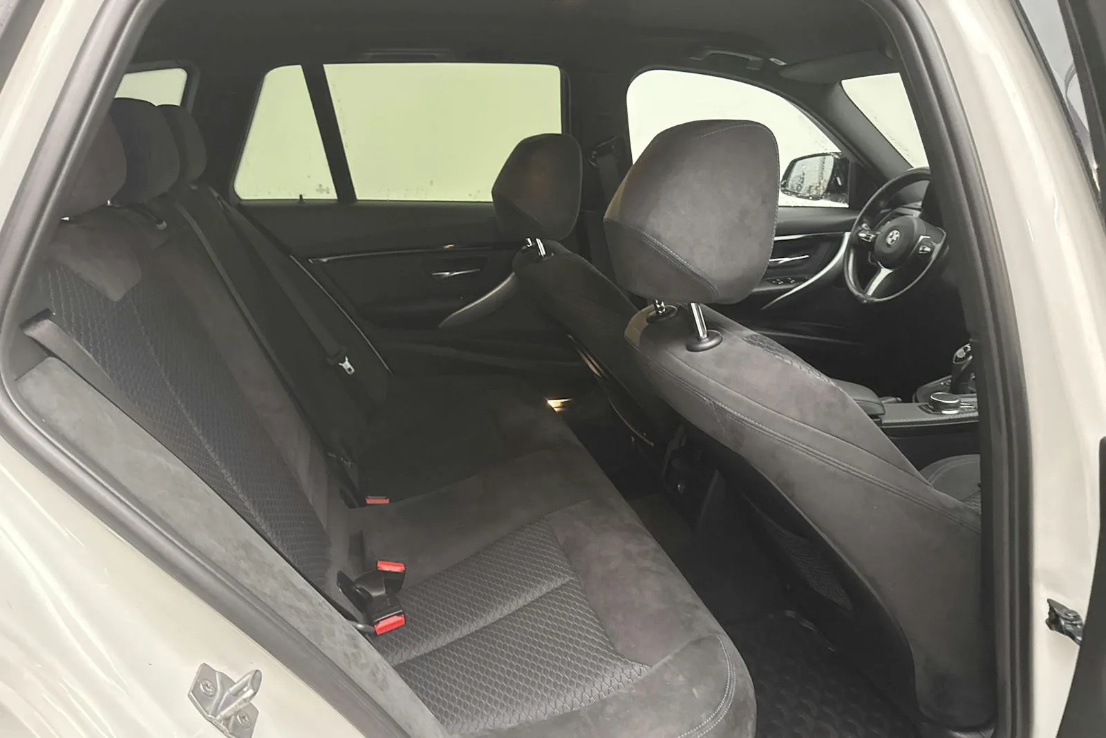 BMW 330 bild 8