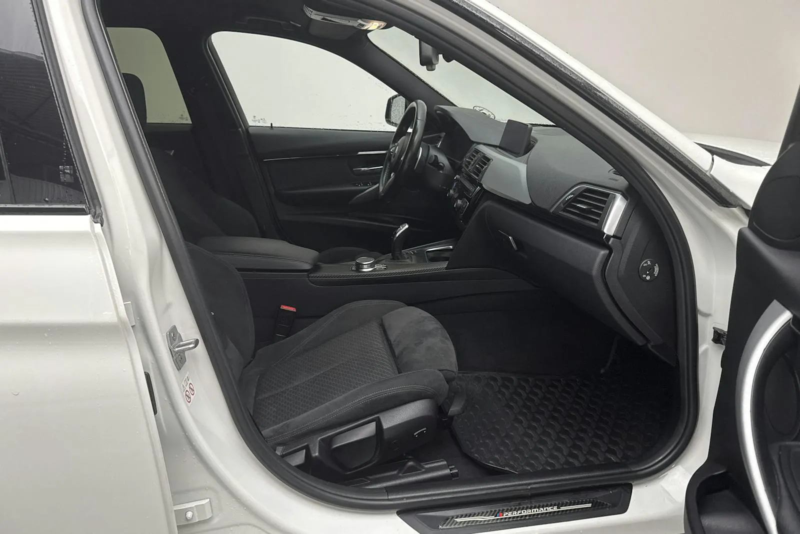 BMW 330 bild 7