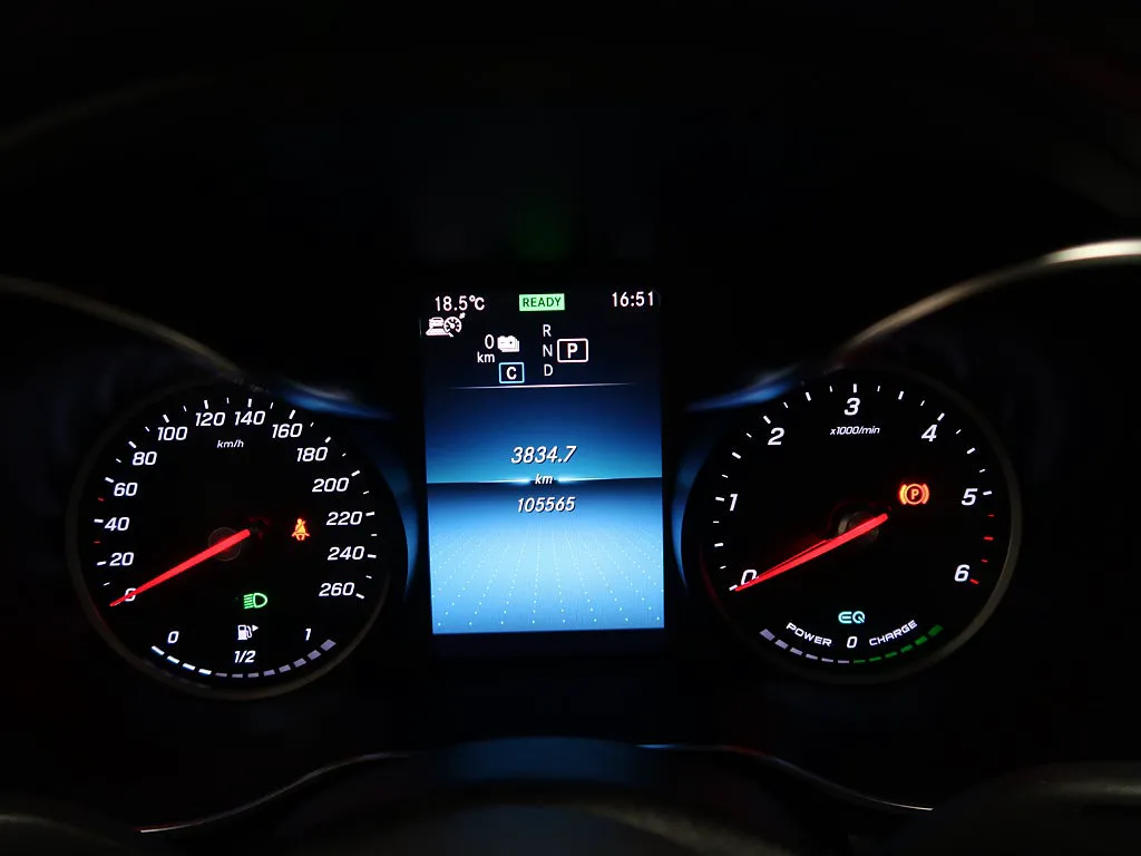 Mercedes GLC300 bild 26