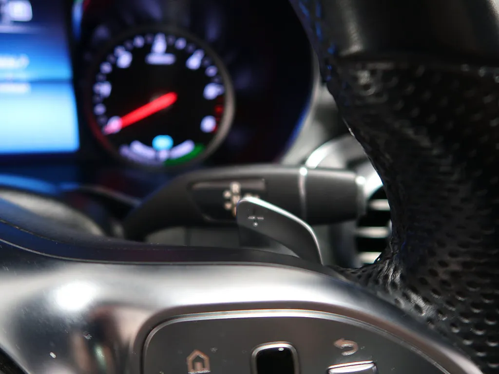 Mercedes GLC300 bild 36