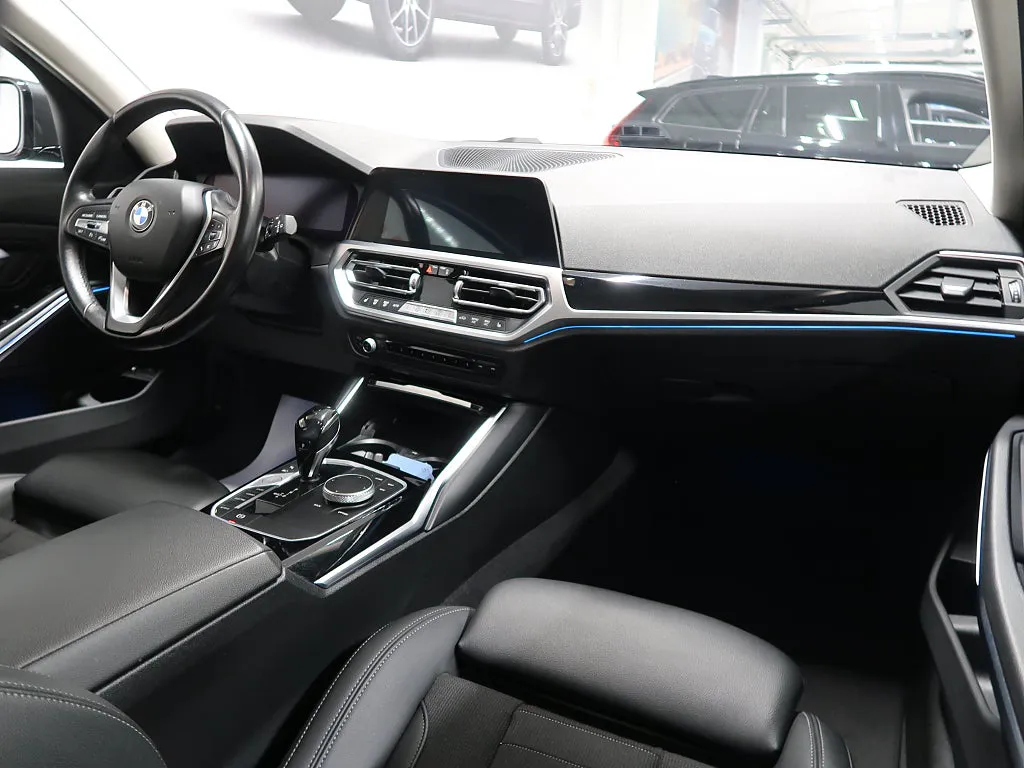 BMW 330 bild 19