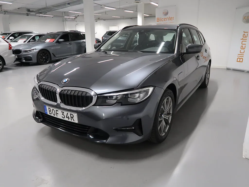 BMW 330 bild 9