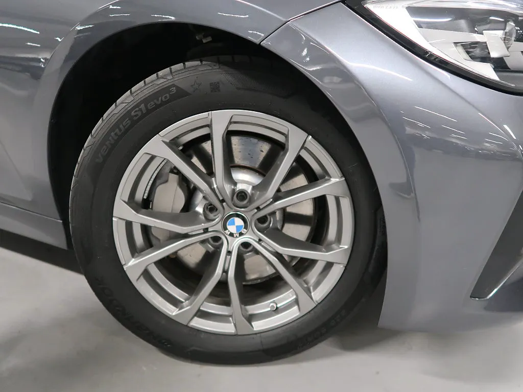 BMW 330 bild 12