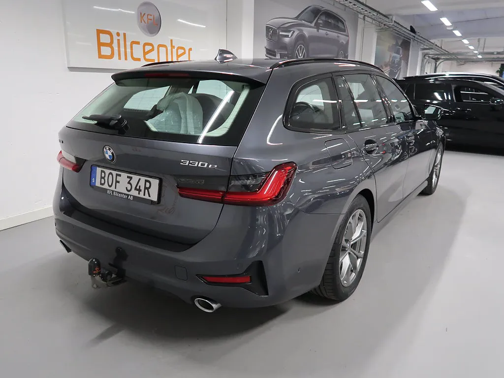 BMW 330 bild 6