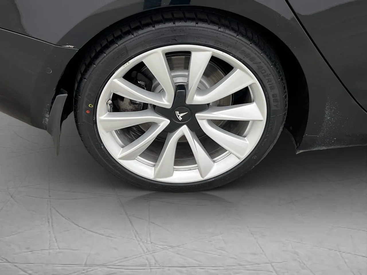 Tesla Model 3 bild 33