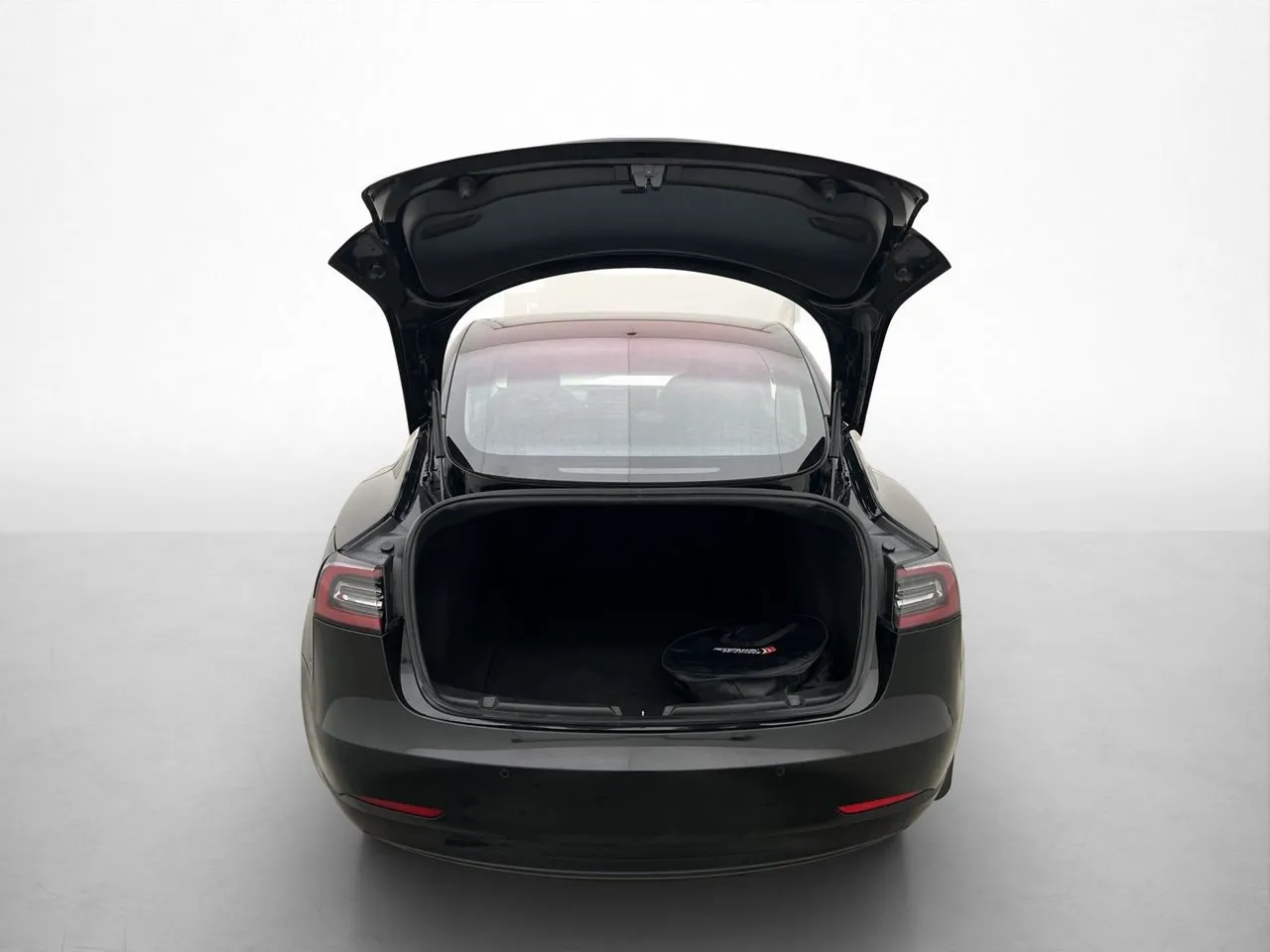 Tesla Model 3 bild 10