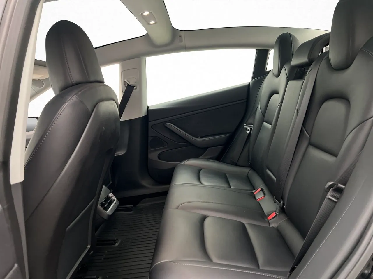 Tesla Model 3 bild 28