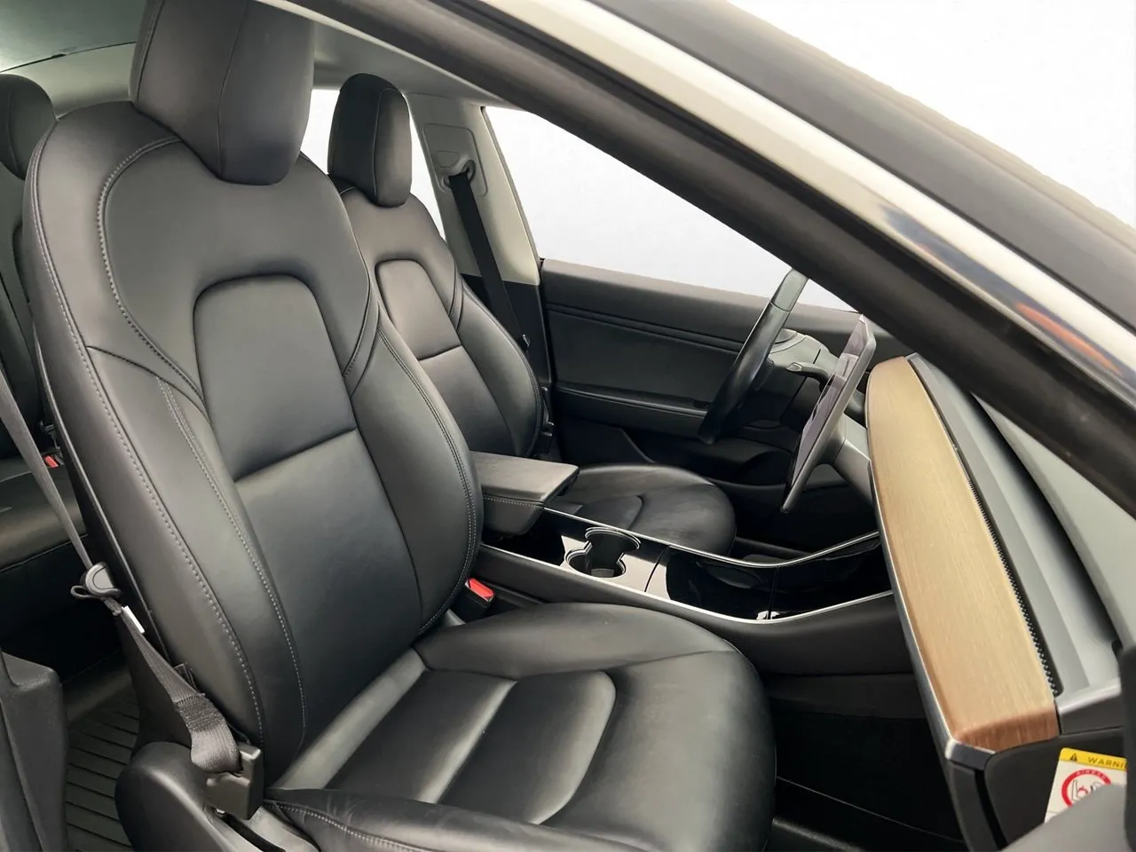 Tesla Model 3 bild 26